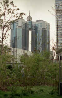 06-2000-F-24.jpg (131139 bytes)