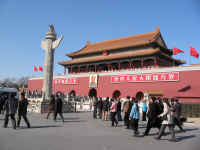 tianenmen-11.jpg (113074 bytes)