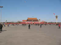 tianenmen-33.jpg (68343 bytes)