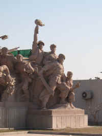 tianenmen-43.jpg (69580 bytes)