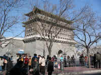 tianenmen-65.jpg (211930 bytes)